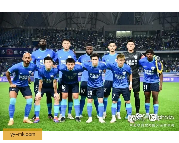 埃杜·加西亚在深圳新鹏城前场既能得分又能回撤组织进攻全面发挥作用